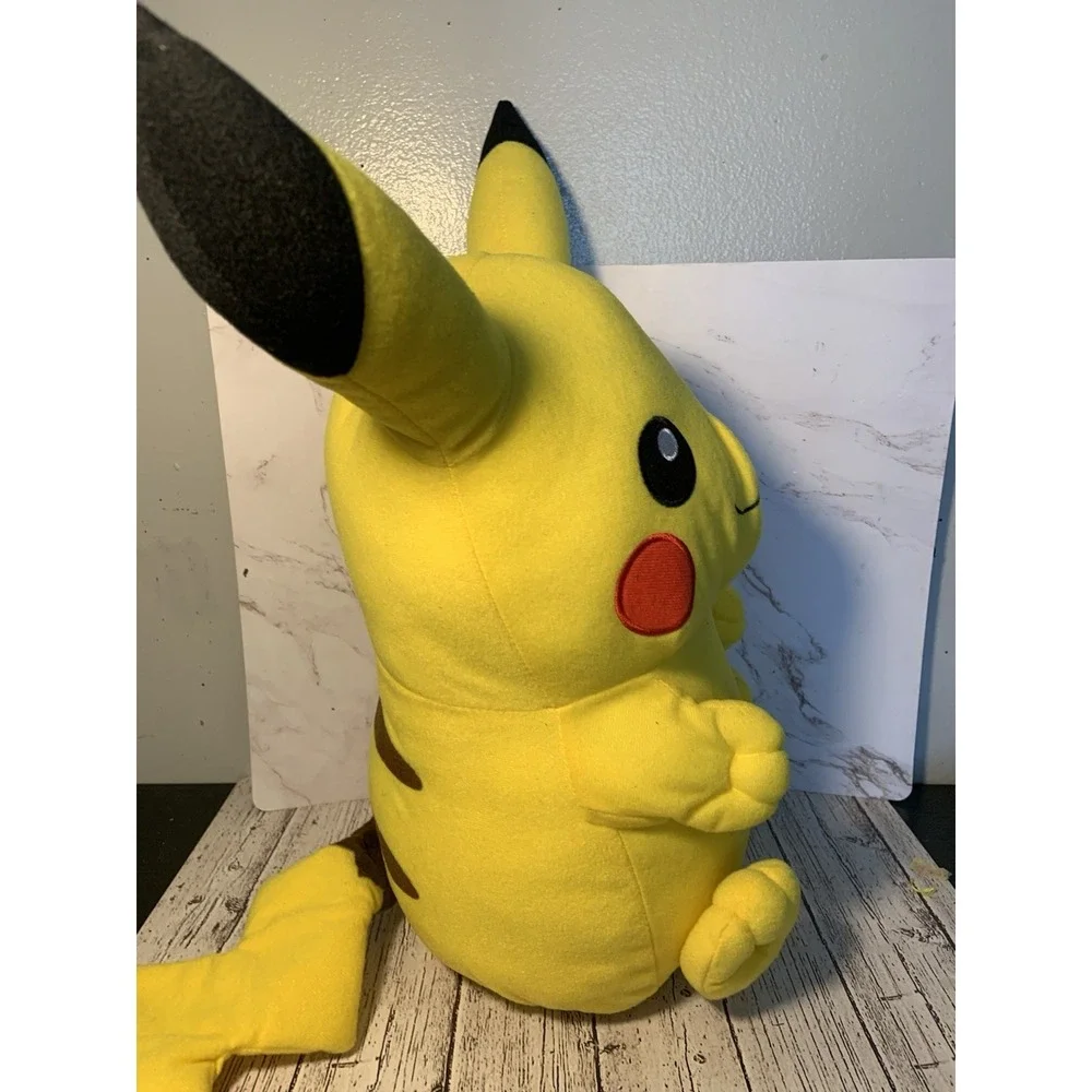 Pokemon Pikachu Jumbo Soft 16